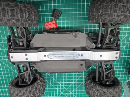 M2C 1699 MINI SERIES CHASSIS BRACE MINI MAXX/MINI XRT